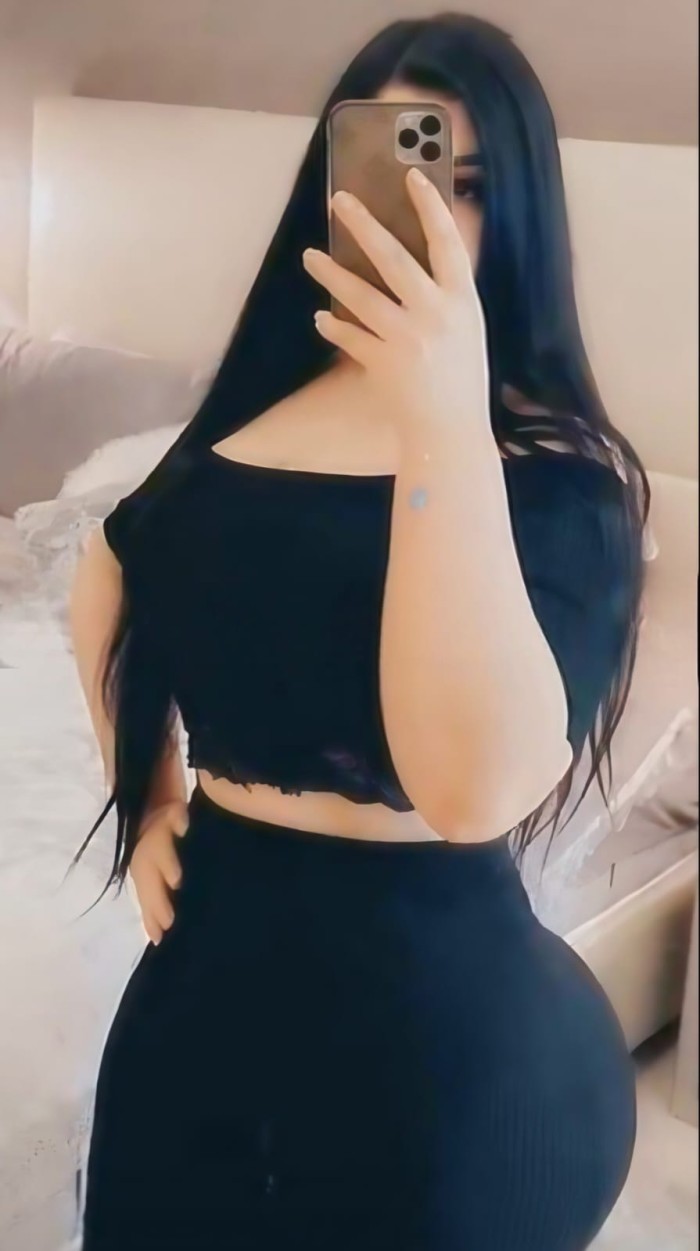 Naomi recién llegada fogosa y muy completa