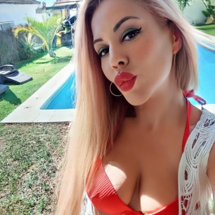 Aiko! Una joven española espectacular!