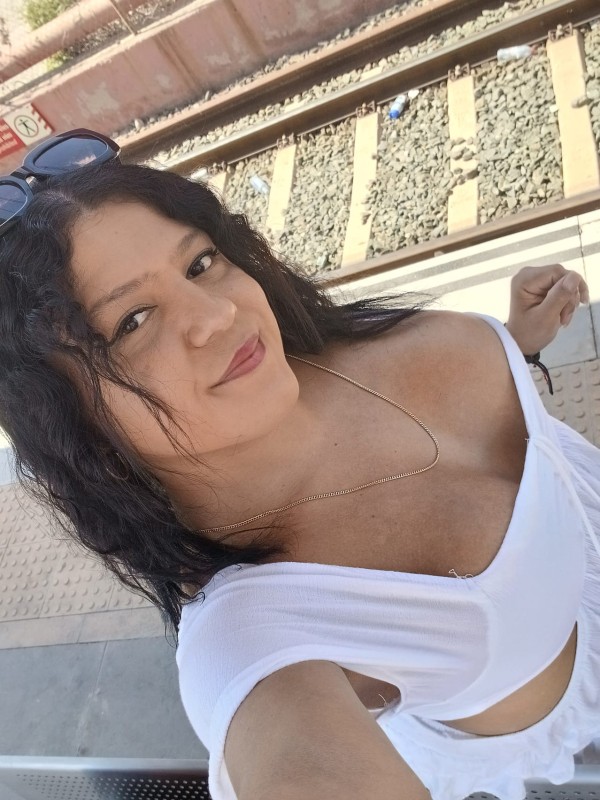 Latina jovencita 24Hrs por unos días en Alcoy