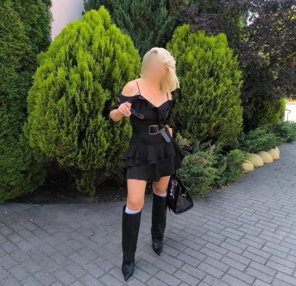 Ven a disfrutar con una Rubia Ojos Azules! Prostático incluido