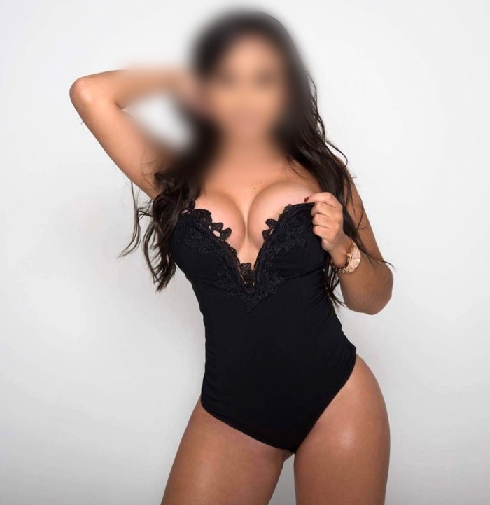 MORENITA CULONA
