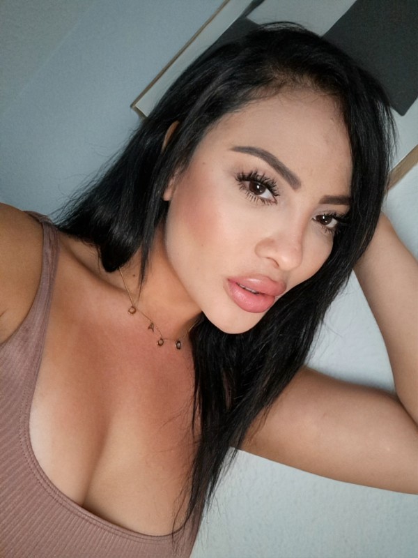 De nuevo en zaragoza!FOGOSA Y COMPLACIENTE .fotos reales