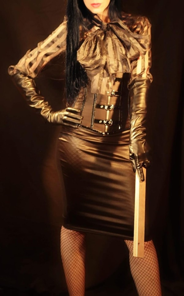 DOMINA PROFESIONAL HIGH CLASS FEMDOM BDSM OVIEDO
