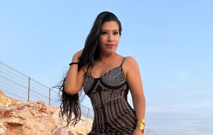 CAÑERA Y COMPLACIENTE MAMASITA