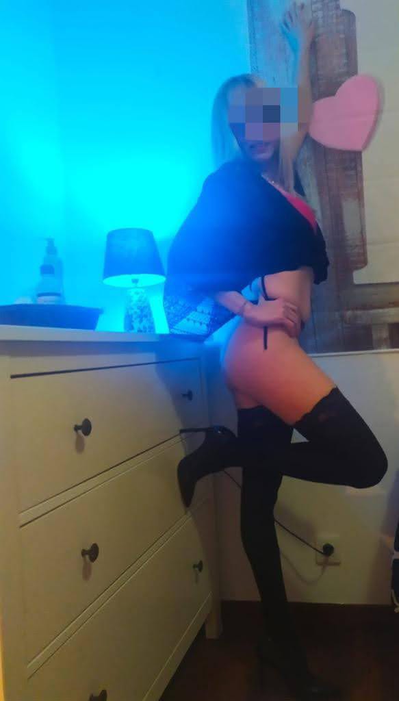 Brasileña cachonda con ganas de sexo!!