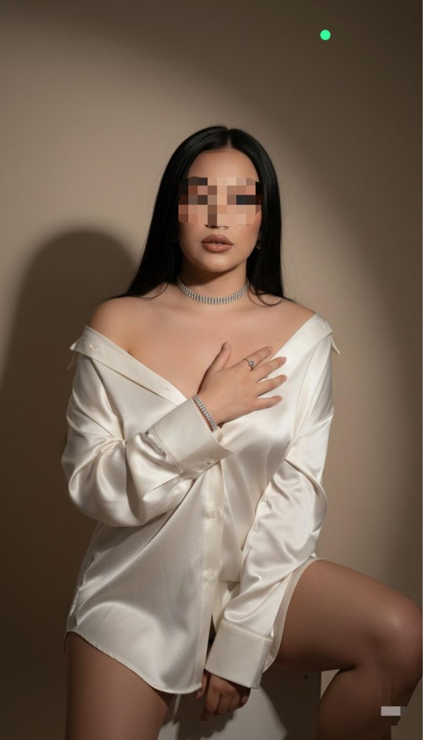 INDEPENTE MUY CACHONDA SOLITA EN CASA