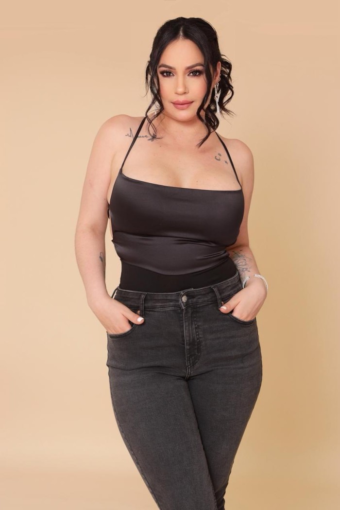 COLOMBIANA DE LUJO CON CUERPO PARA PECAR
