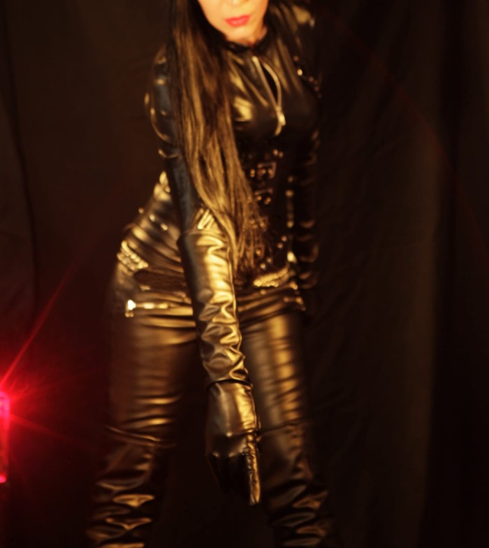 MISTRESS HIGH CLASS FEMDOM SCHOOL BDSM GIJON