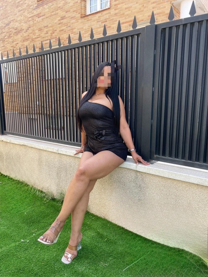 LATINA CACHONDA Y COÑO BABOSITO PACK HORAS