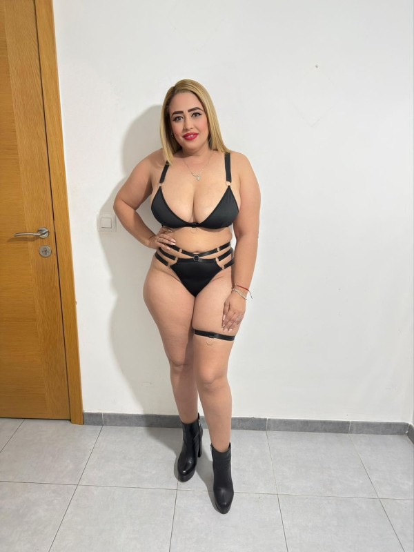 Hola guapo soy  Gaby una chica latina recién  llegada muy cachonda