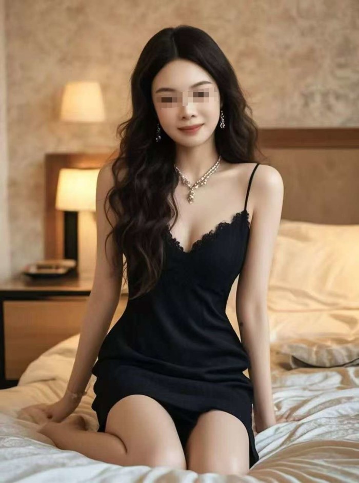 ASIÁTICA JÓVEN Y GUAPA EN FUENGIROLA – 603360005