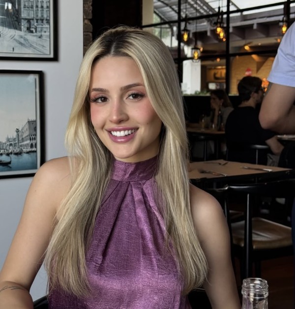 Besos con lengua y fiesta