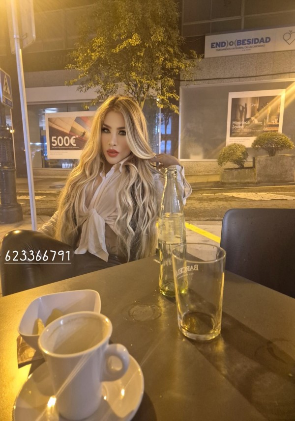 ANITHA TRANS AUTÉNTICA POLLONA EMPOTRADORA DE MACHOS