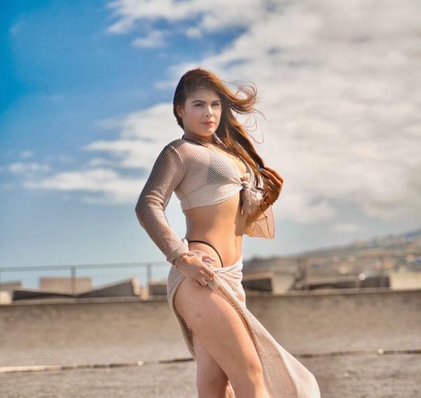 Alicia, Latina cariñosa y complaciente