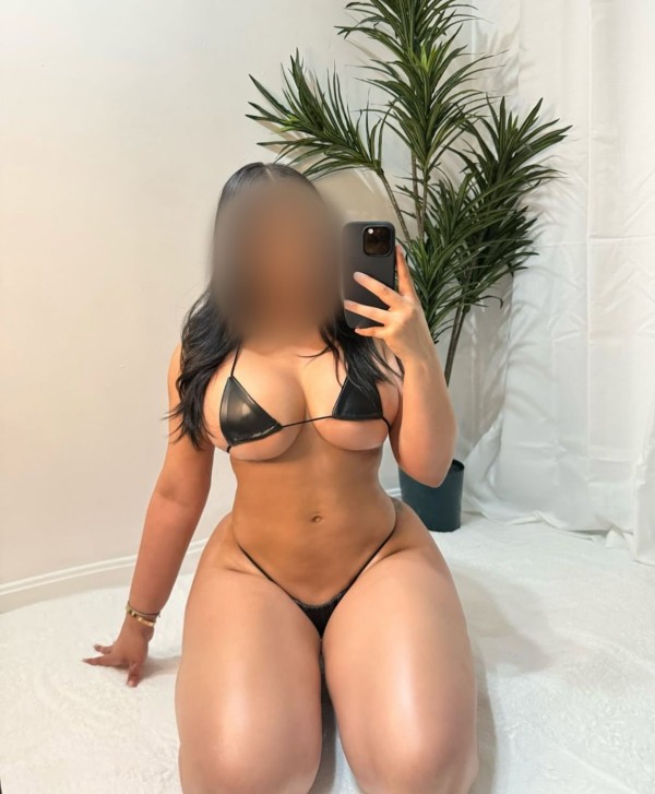 MOSTOLES! JOVEN COLOMBIANA DISPONIBLE