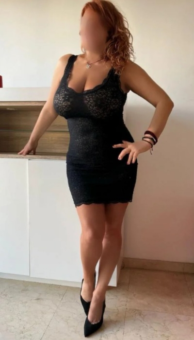 A estos traviesos pechos les encanta salir y jugar…