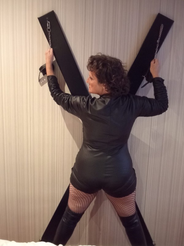 MISTRESS VANESA BDSM SCAT JOI LLUVIA DORADA VIDEOLLAMADAS FETICHES VIDEOS