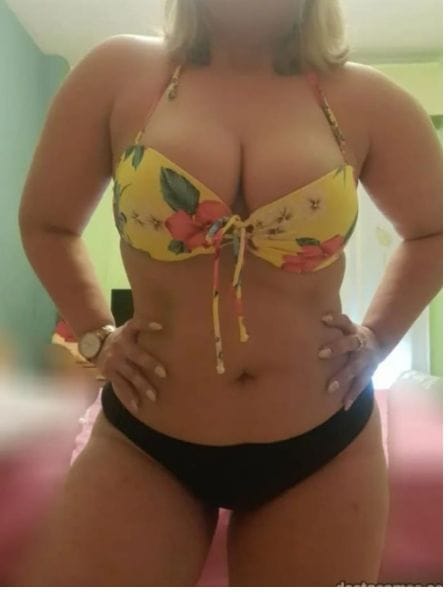 ANGELA besucona completa muy femenina
