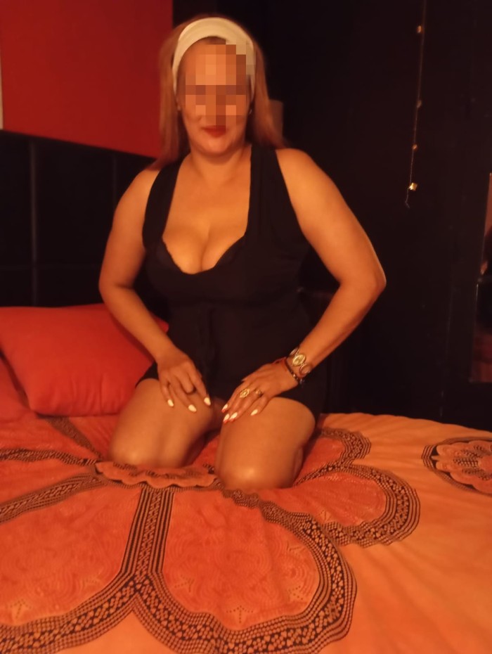 GRIEGO BESO NEGRO SEXO A TOPE MADURITA FIESTERA 24