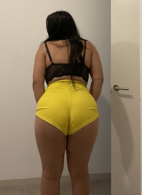 Novedad linda latina con curvas exóticas EN LIRIA fotosreal