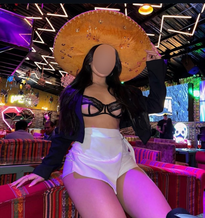 HERMOSA COLOMBIANA, ATREVIDA Y PASIONAL