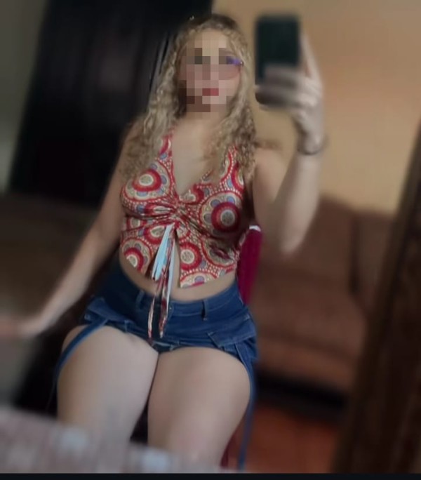 Celeste latina en betanzos fiestera