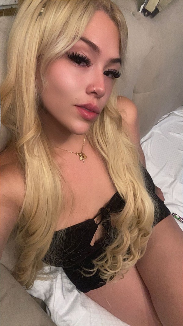 VANE COLOMBIANA TU RUBIA FAVORITA NATURAL CON TODO GRANDE FIESTERA