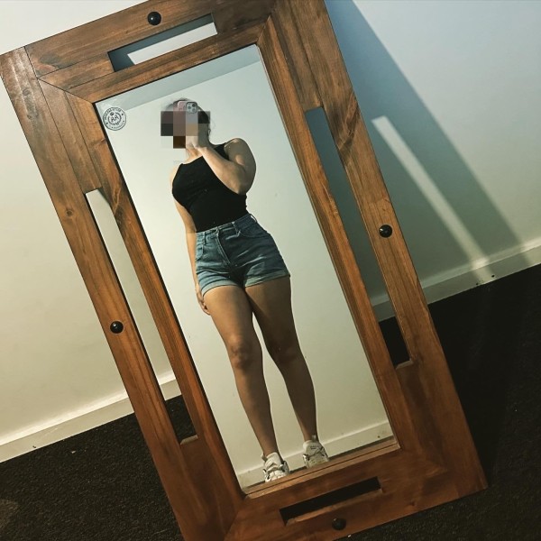 Lucy  jovencita latina recién llegada a tu pueblo de Antequera