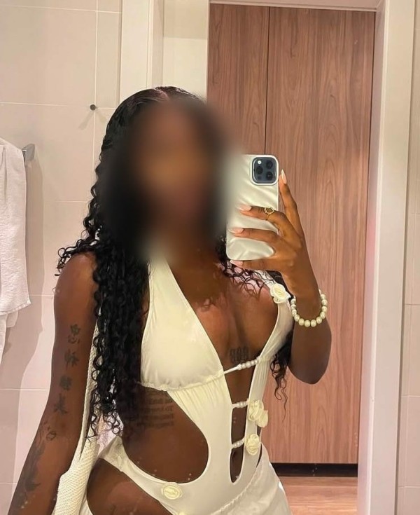 ANDREA Y AMIGAS FIESTERAS