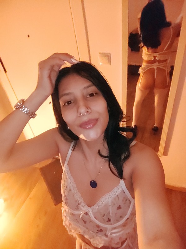 LAURA NOVEDAD EN TU CIUDAD, JOVENCITA LATINA