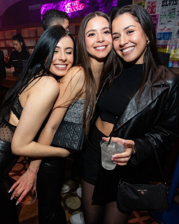 FIESTERAS SOLO SALIDAS