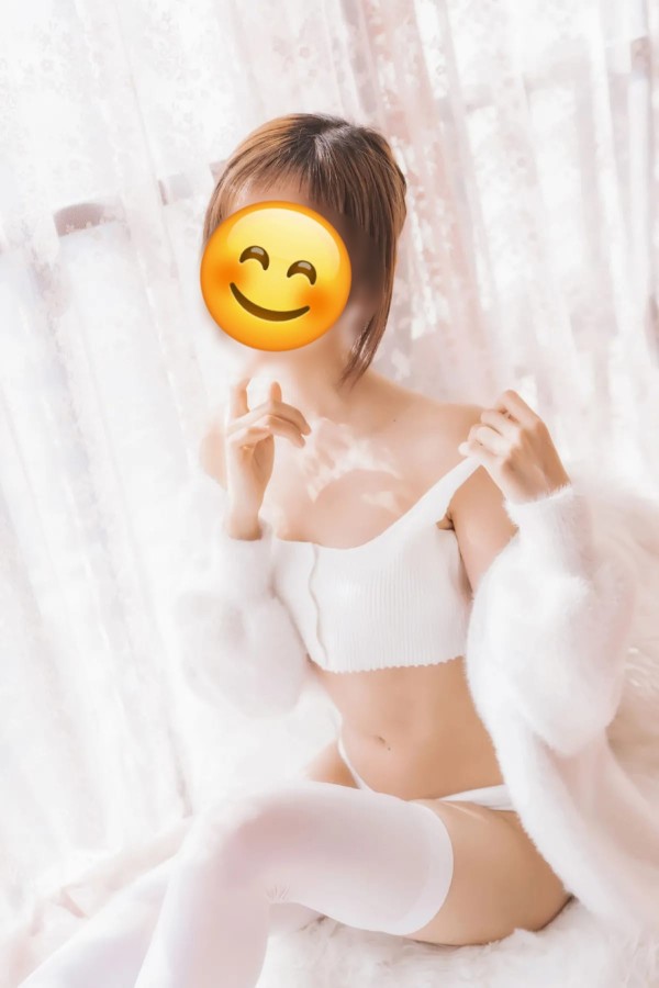 CHICA ASIÁTICA HERMOSA, DULCE Y QUE GOLPEAN TU COR