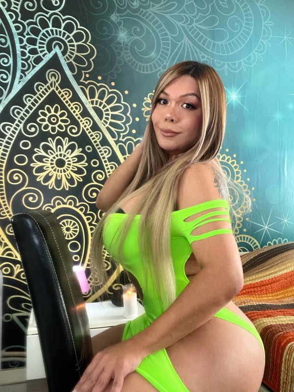 ULTRAFELENINA TRANS DANI DELUXXE #1 NOVATOS