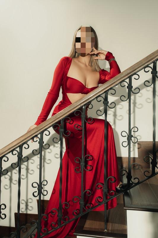 Sofía, jovencita impresionante recién llegada a Le