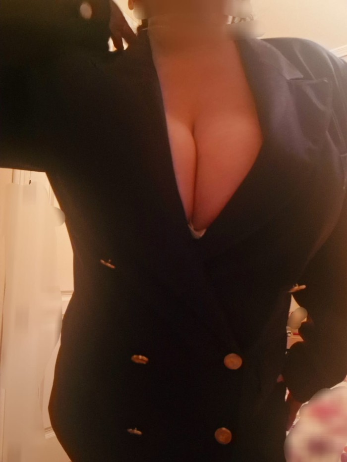 Madurita sexy muy complaciente