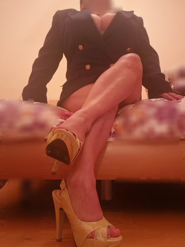 Madurita sexy morbosa con ganas de complacerte