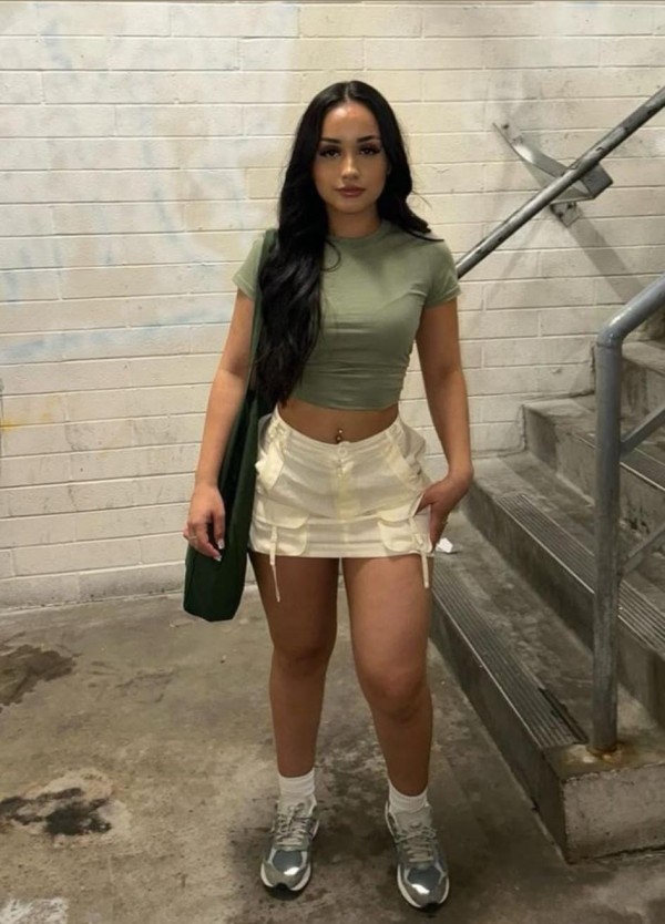 JOVENCITA CALENTORRA LLAMA O WHATSAPP