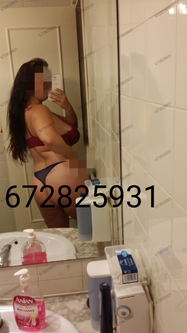 Me pone muy guarra masturbarme por videollamada