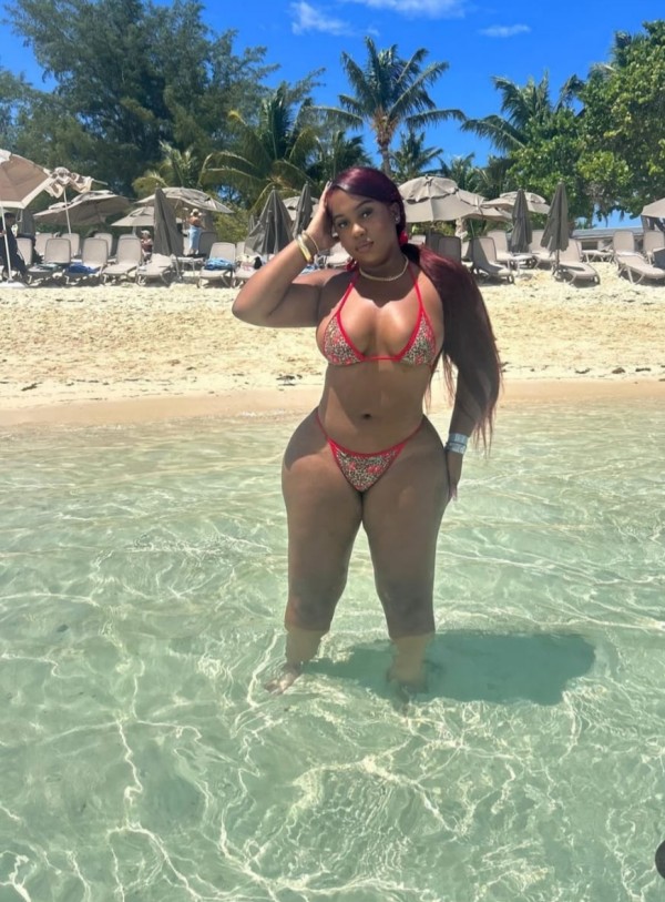 LA NEGRITA CACHONDA