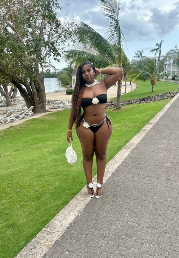 LA NEGRITA CACHONDA