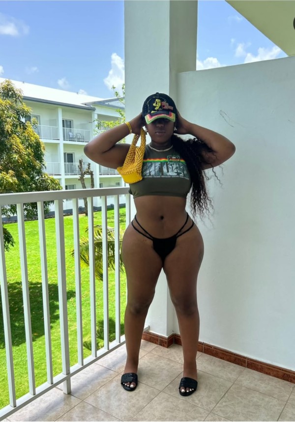 LA NEGRITA CACHONDA