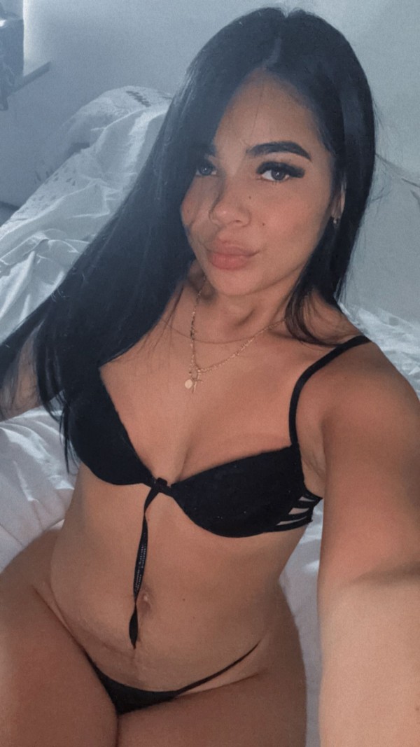 STEFANY  ENCANTO DE MUJER COLOMBIANA