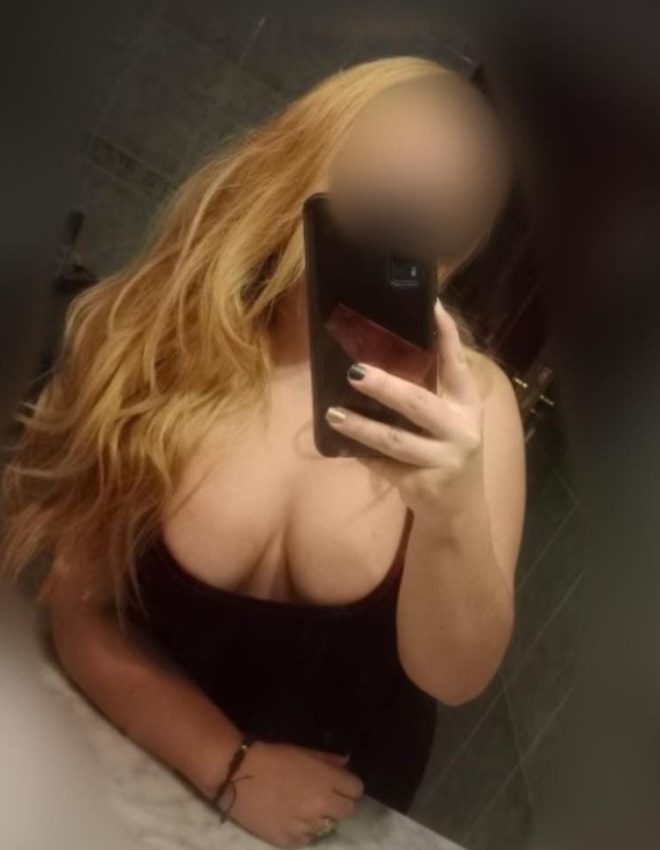 La reina del.frances y griego en almendralejo tbien Salidas