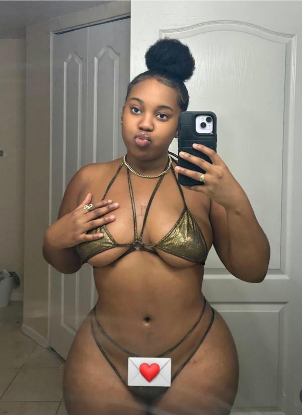 LA NEGRITA CACHONDA