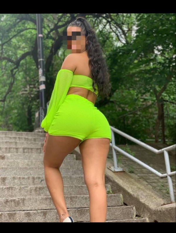 POR PRIMERA VEZ NUEVA ESTUDIANTE EN TERRASSA SUPER COMPLETA