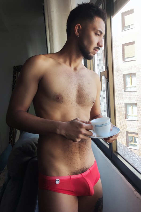 COLOMBIANO HOT