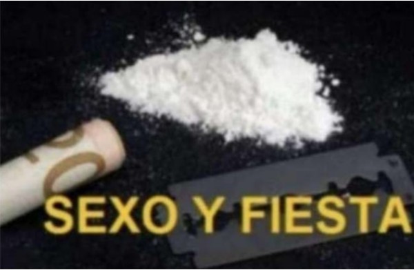 fiestera ,ninfimona ,clitoriana atractiva juguetona la chupo al natural