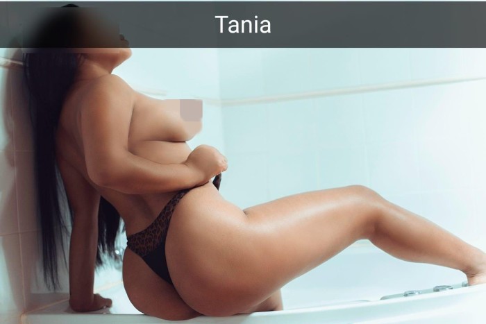 TANIA NINFOMANANA ADICTA AL SEXO FIESTERA LLORET