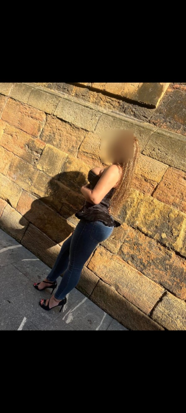 Susi rubia en Bilbao fiestera y cachonda puro fuego!!