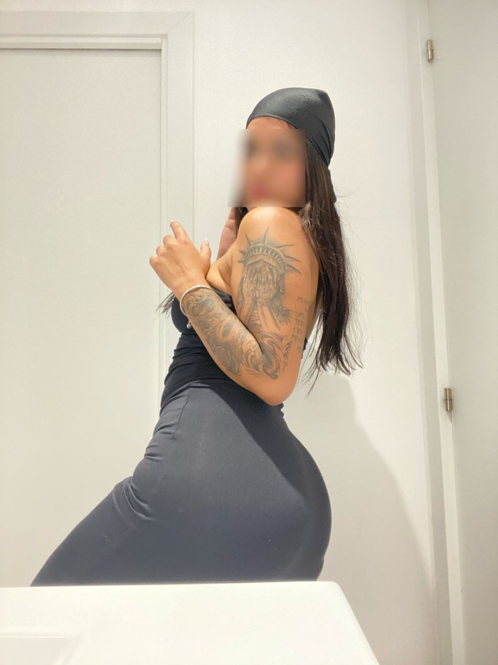 MORENA DE CULO GRANDE Y CACHONDO